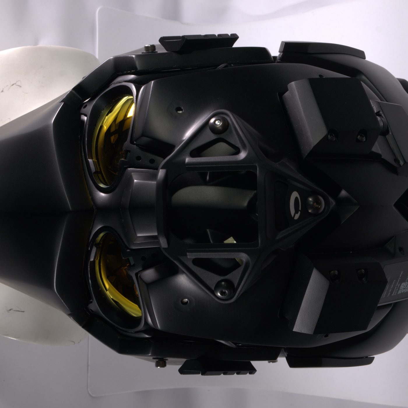 Ronin Breacher crown from above: vented panel, NVG shroud, temple rails and lens frames