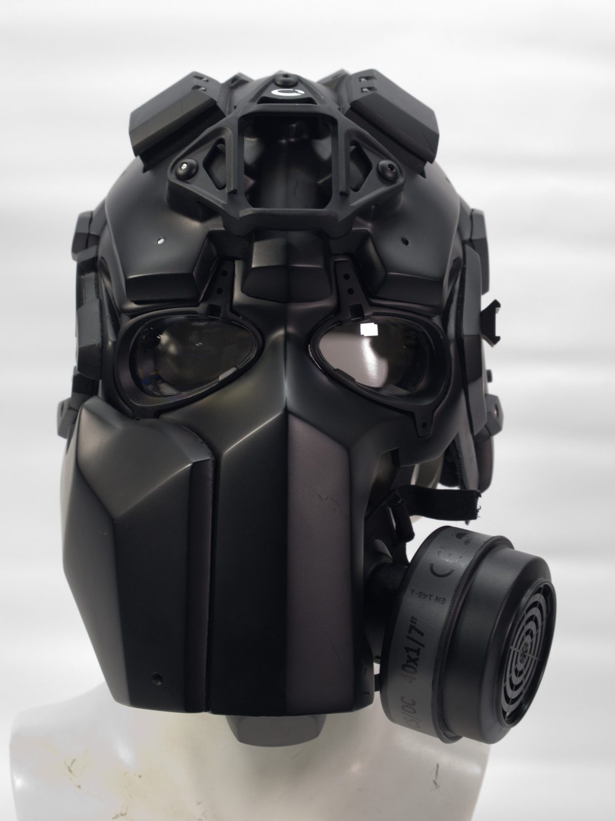 Devtac Ronin respirator version with a 3M bayonet cartridge fitted